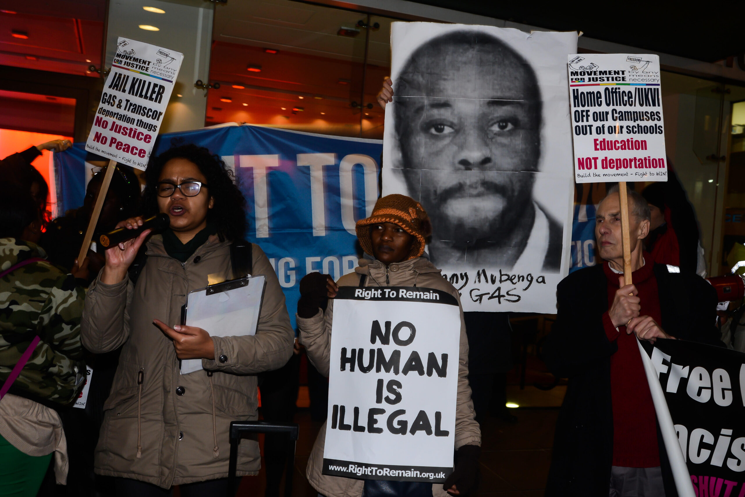 London,UK, 18th December 2014 : A large group of protesters march from the Home Office protests outside G4S HQ demands Justice for Jimmy Mubenga killed by G4S security officers in London. Credit:  See Li/Alamy Live News